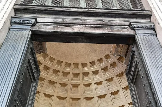 Semi-Private Pantheon Tour with an Archaeologist